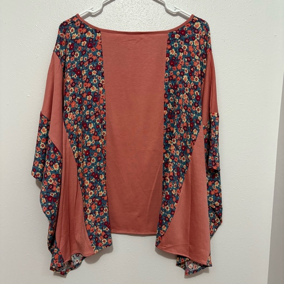 ANDREE BY UNIT Floral Boho Hippie Poncho Sleeve Floral Shirt Size Medium. - Picture 6 of 6